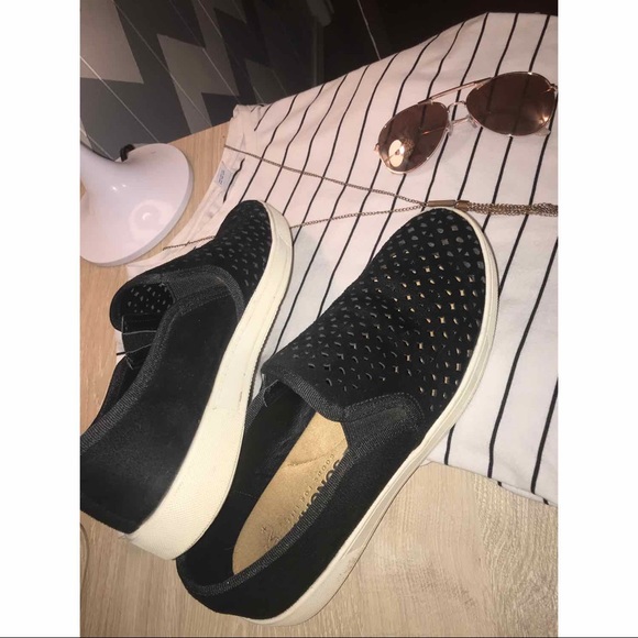 Gorgeous black slip ons ! - Picture 6 of 7